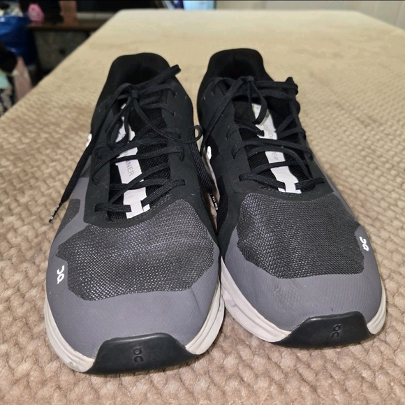 On Running Men's Gray and Black Cloud Sneakers - Picture 3 of 15